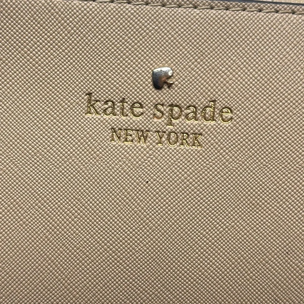 ~ Kate Spade Burgess Cedar Street Slim Bee Clocktower Wristlet/Wallet*
